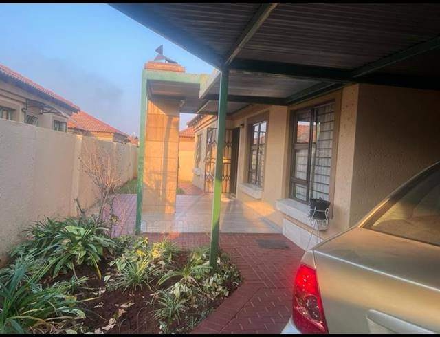 3 BEDROOM HOUSE FOR SALE IN HESTEAPARK